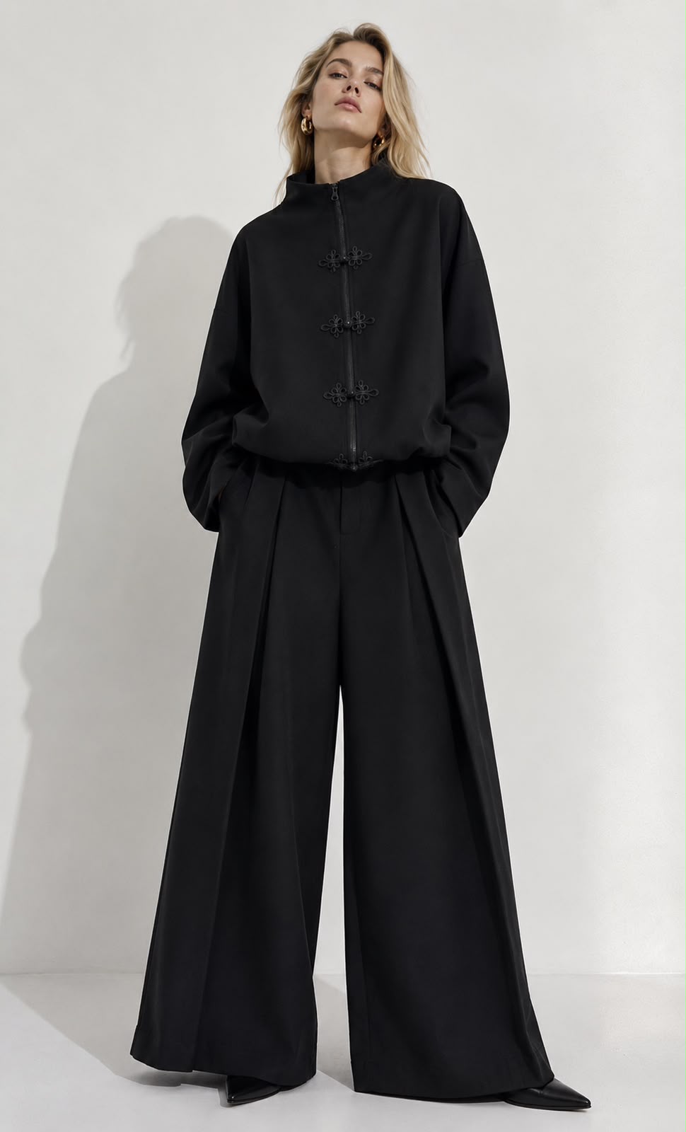 The Noir Knot Set